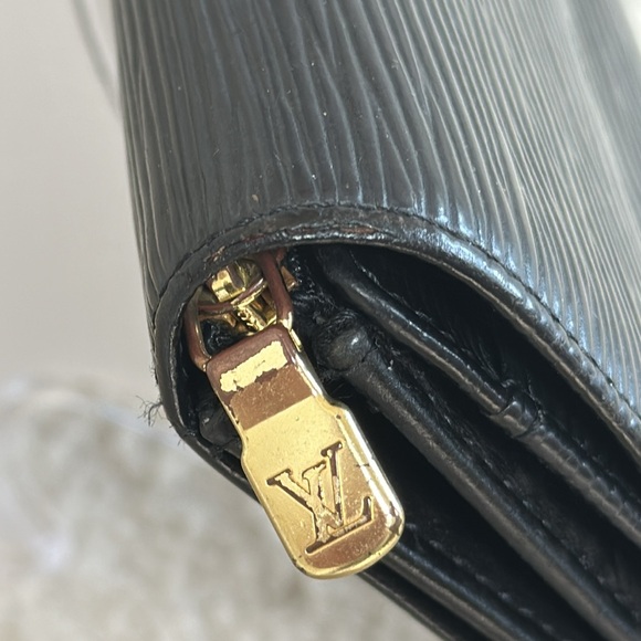 Vintage LV Black EPI Wallet - Picture 6 of 17